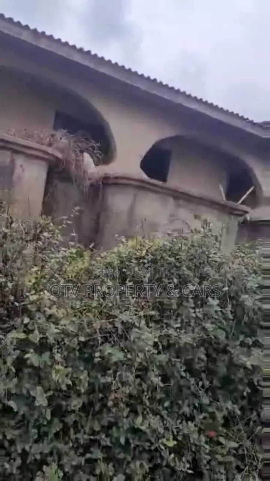 8bdrm Duplex in Akobo for sale