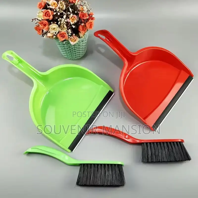 Packer and Brush for Souvenir