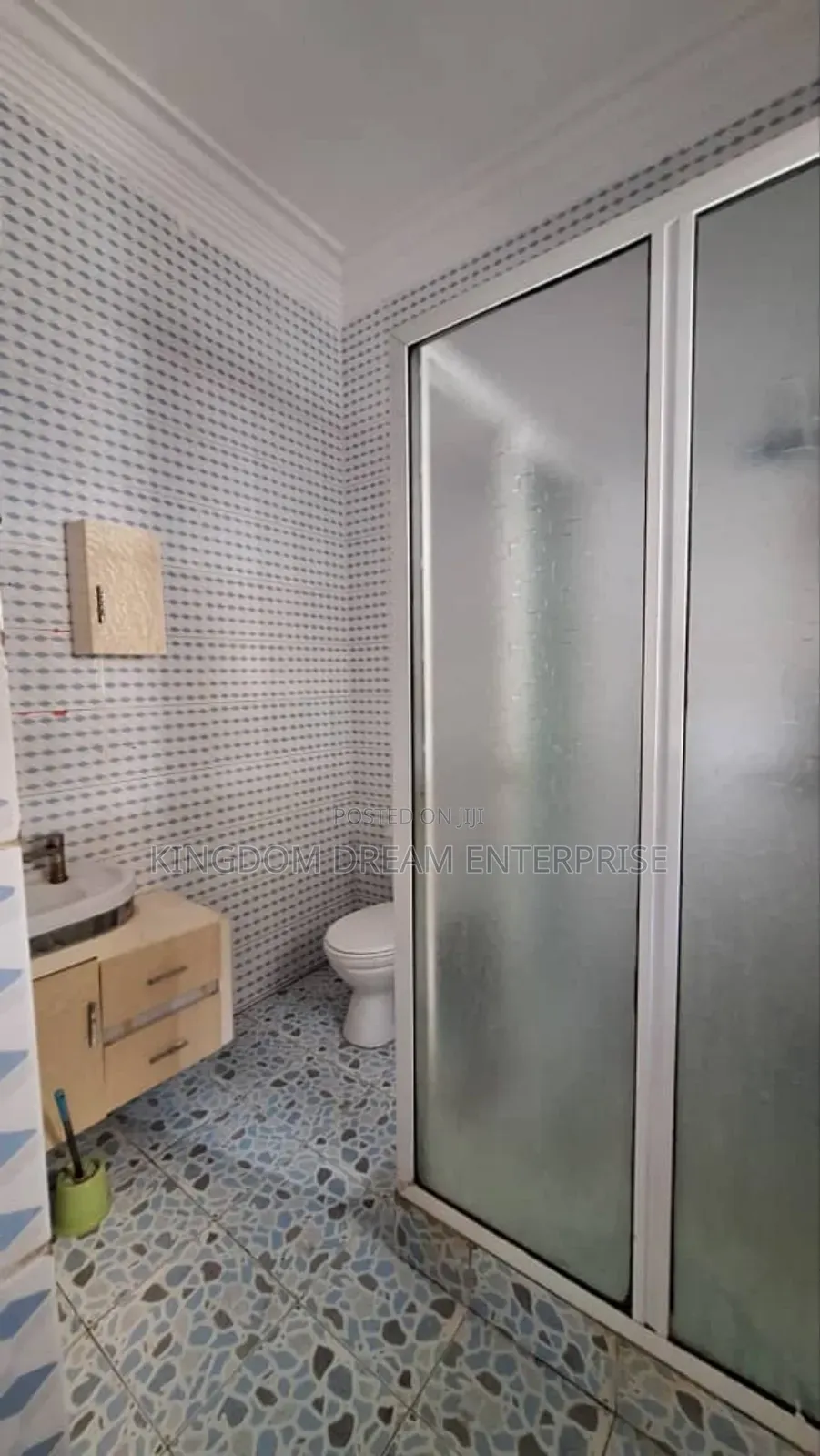 3bdrm Block of Flats in Lekki Phase 1 for rent