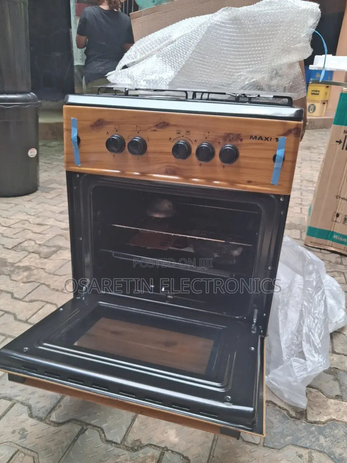 Maxi Gas Cooker 3 Gas One Electric
