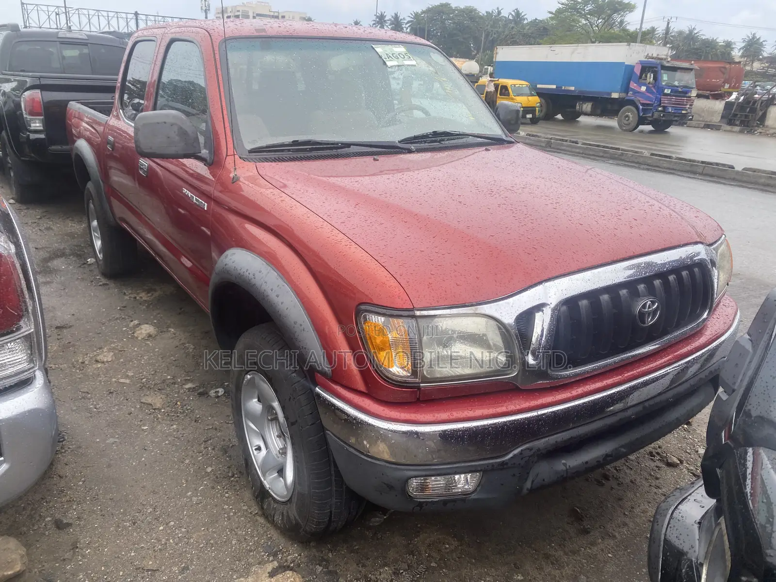 Toyota Tacoma Base V6 4x4 Double-Cab 121.9 in. WB 2002 Red