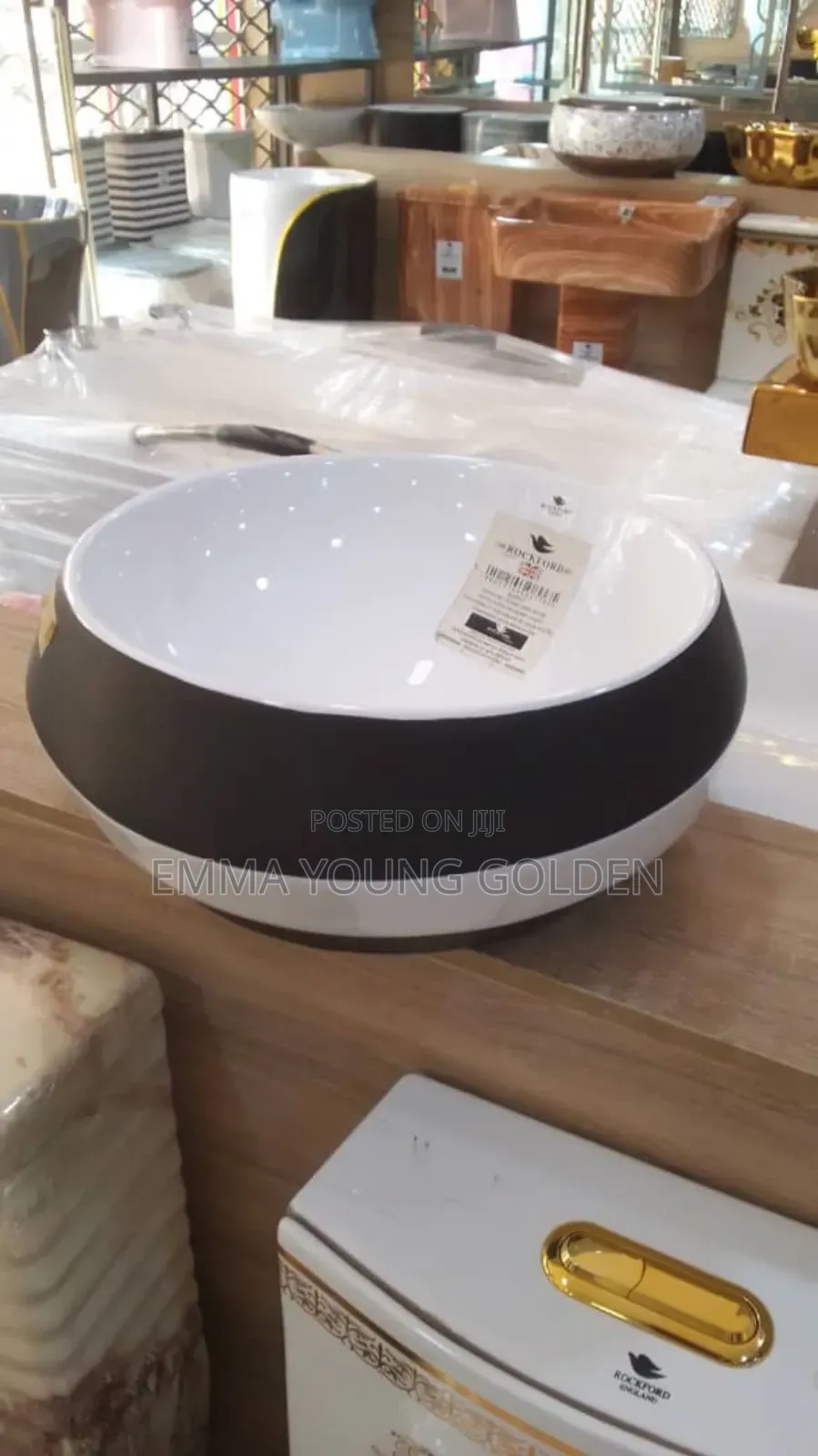 Black and White Canter Top Washing Hand Basin