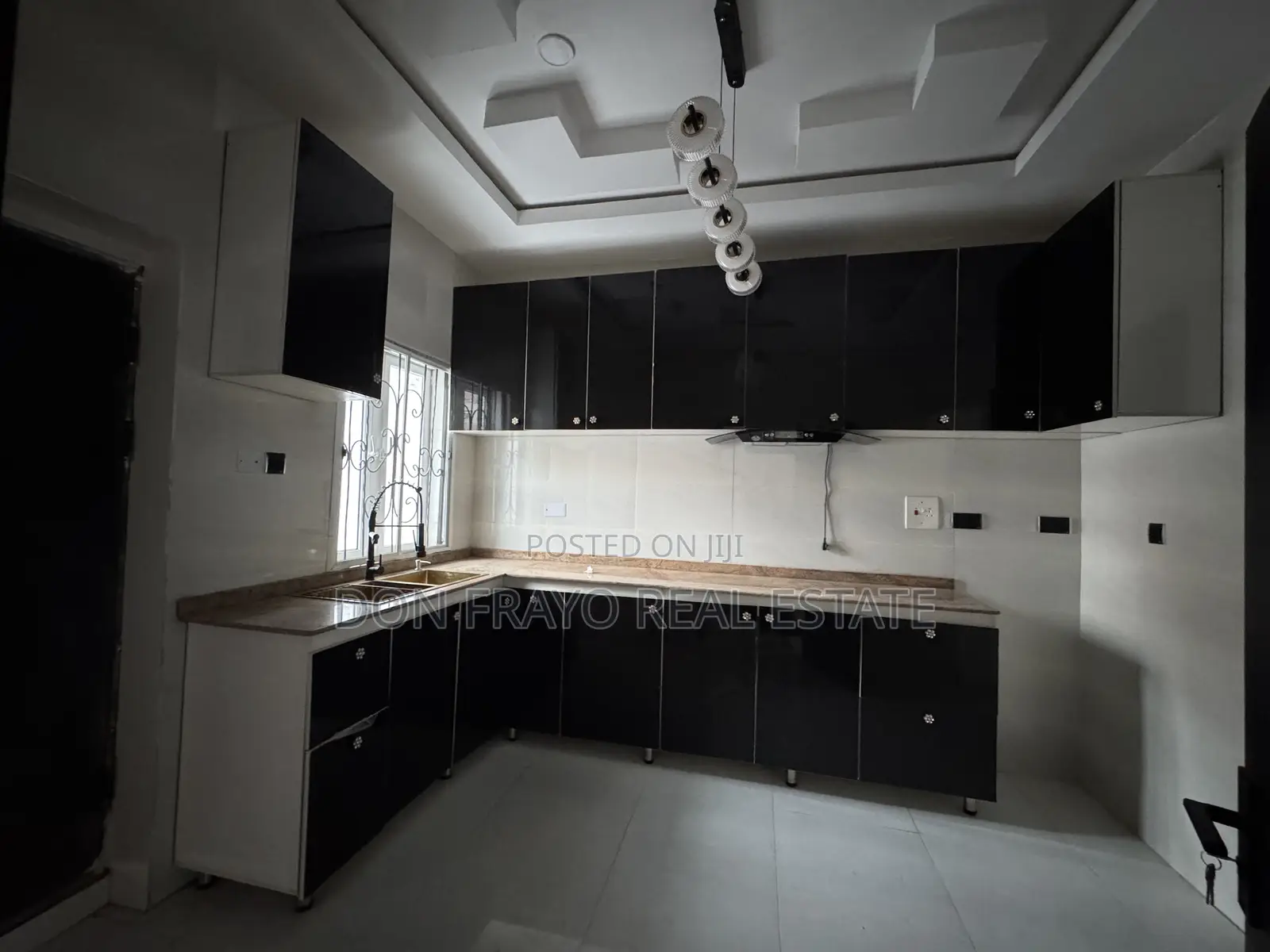 4bdrm Duplex in Sonbeam Sch Area, Bodija for sale