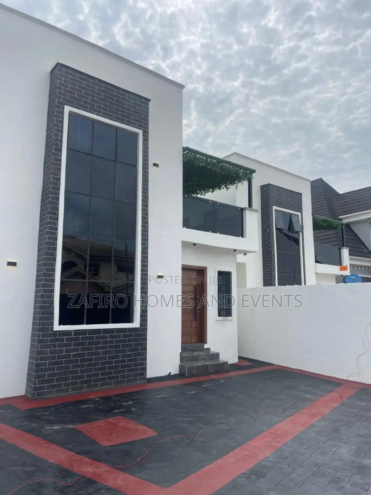 4bdrm Duplex in Emmanuel Estate, for sale