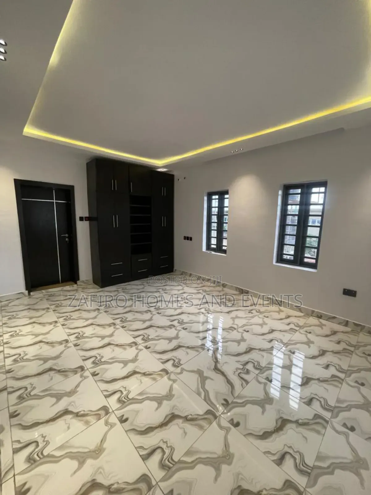 4bdrm Duplex in Emmanuel Estate, for sale
