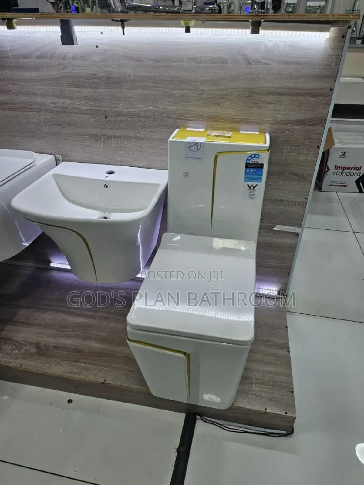 Executive Gold Line Water Closet With Basin