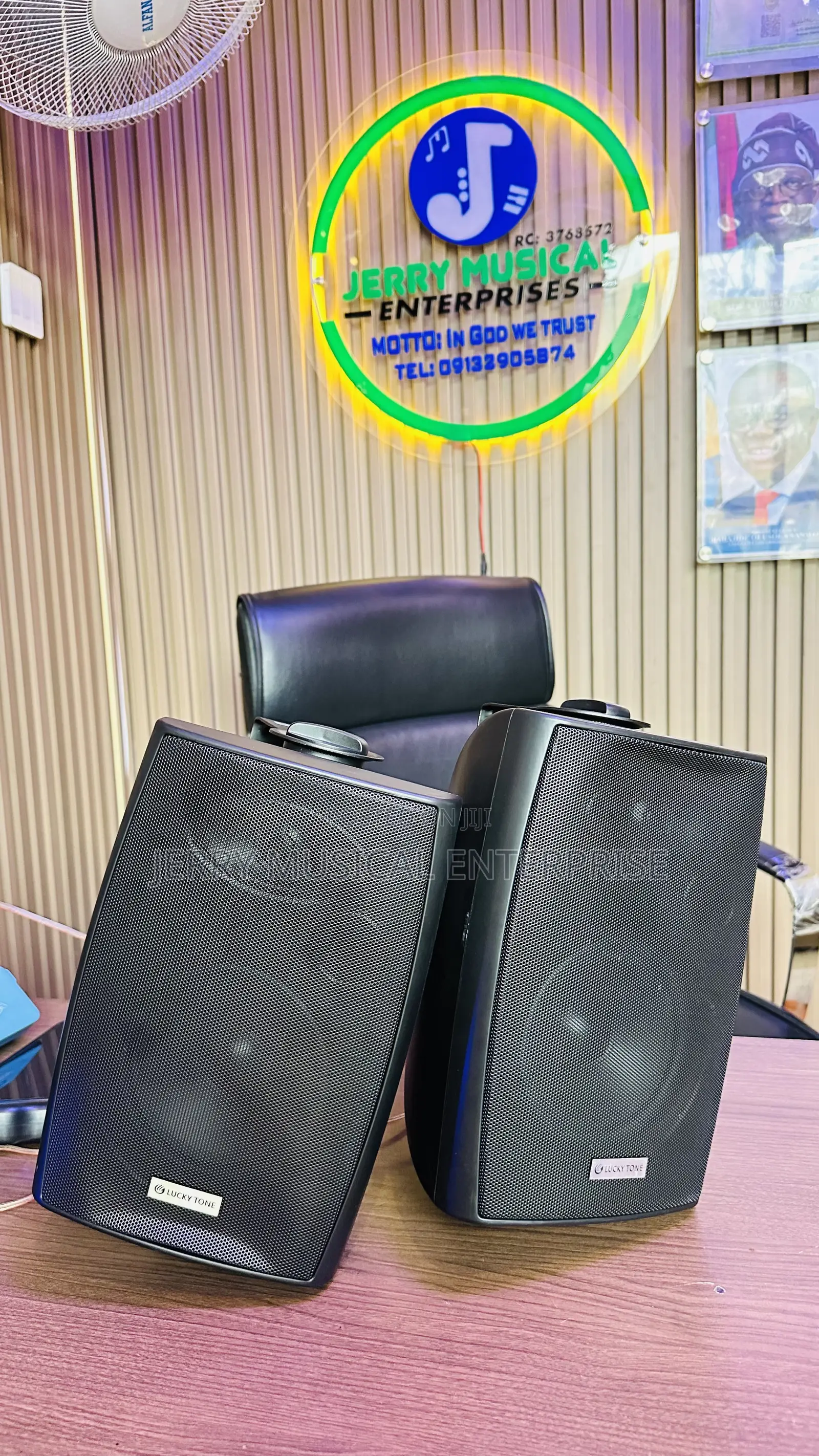 Outdoor/Indoor Speakers For Bar Swimming Pools And Garden