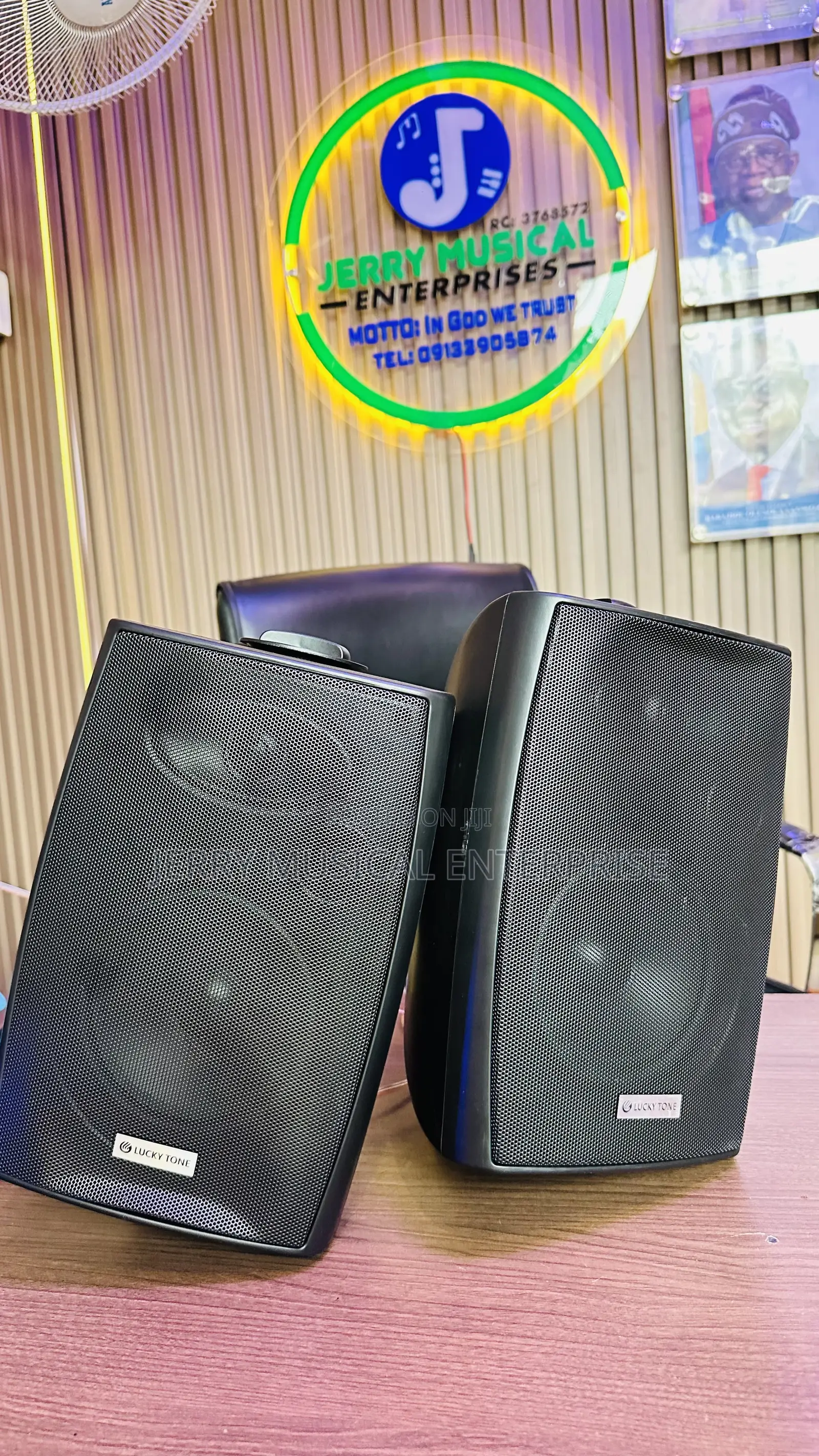 Outdoor/Indoor Speakers For Bar Swimming Pools And Garden