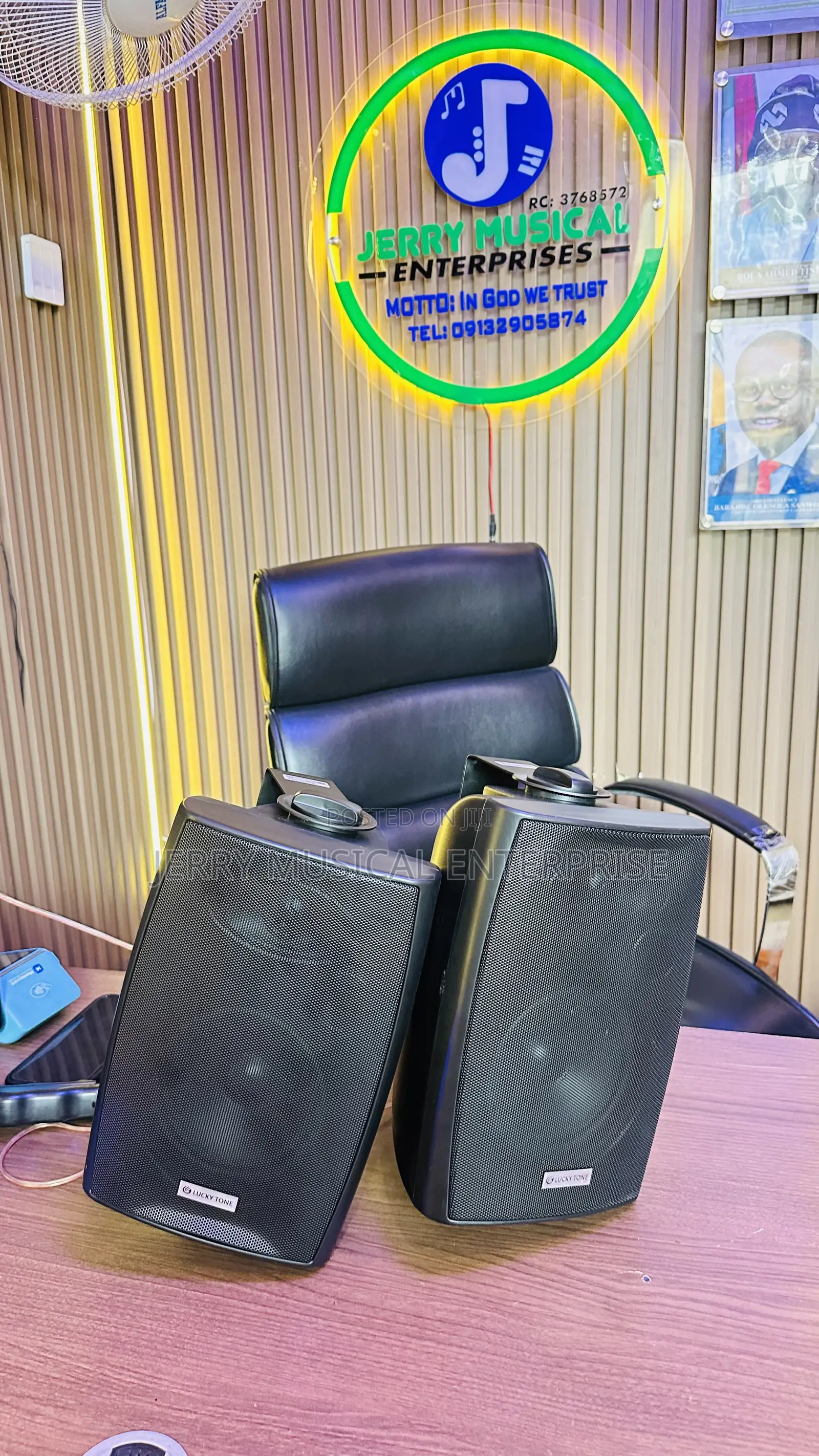 Outdoor/Indoor Speakers For Bar Swimming Pools And Garden
