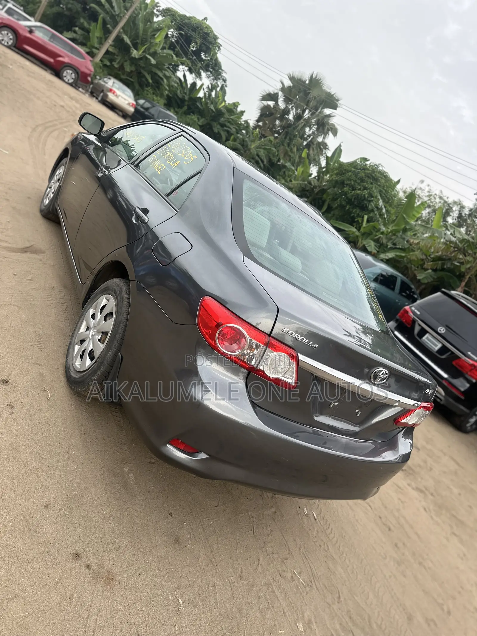 Toyota Corolla LE 4dr Sedan (1.8L 4cyl 4A) 2012 Gray