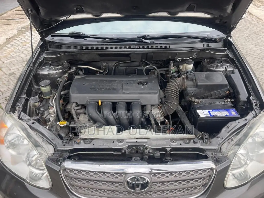 Toyota Corolla LE 2005 Gray