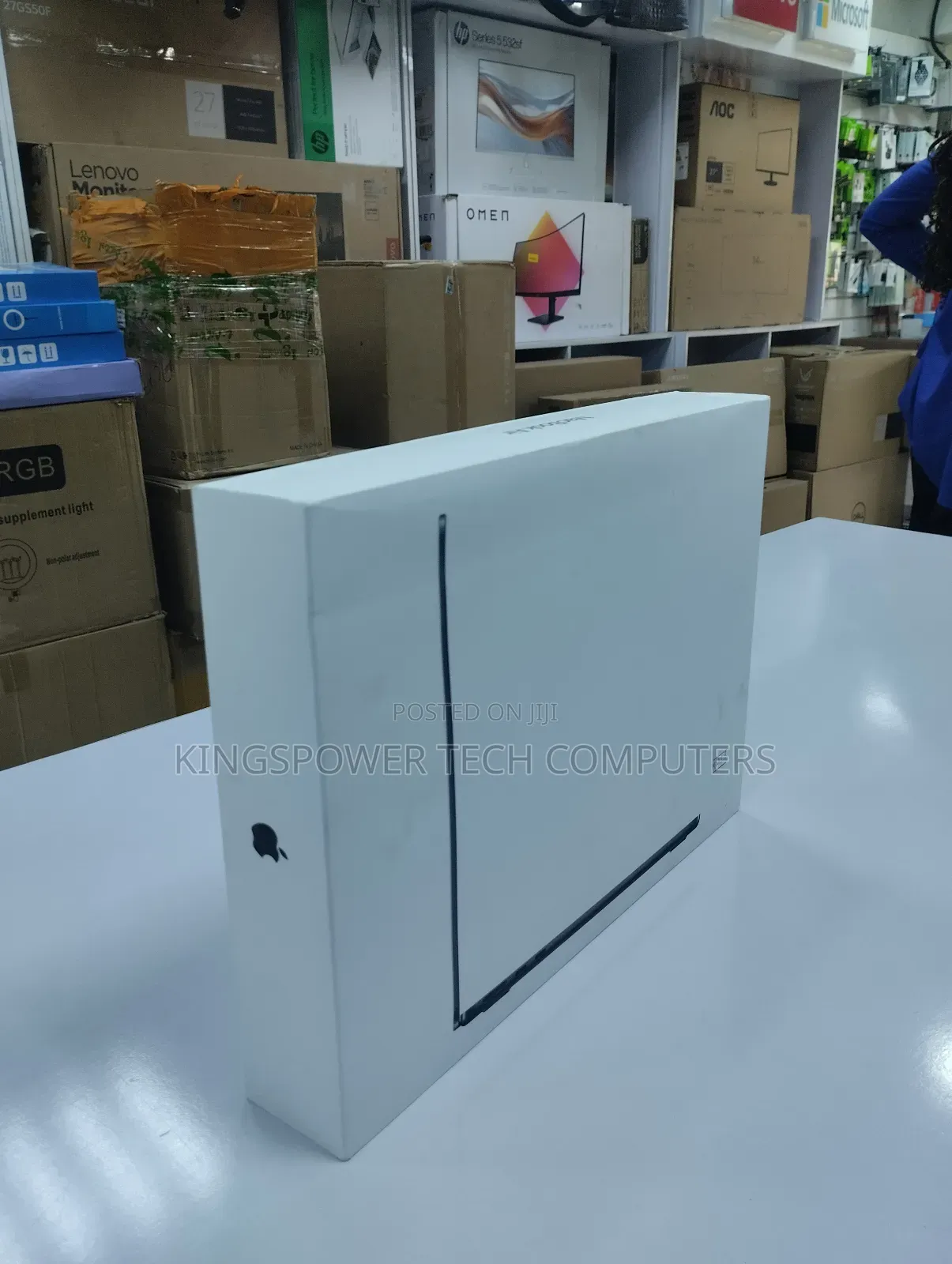 New Laptop Apple MacBook Air 16GB SSD 256GB