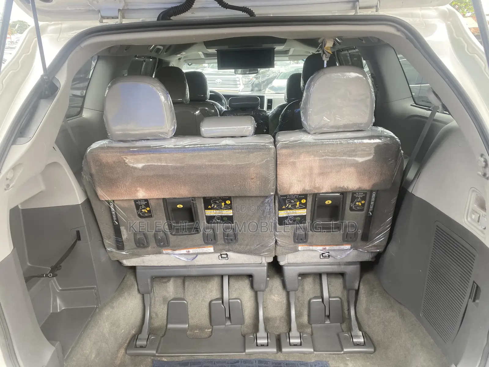 Toyota Sienna XLE 8 Passenger (3.5L 6cyl 6A) 2016 White