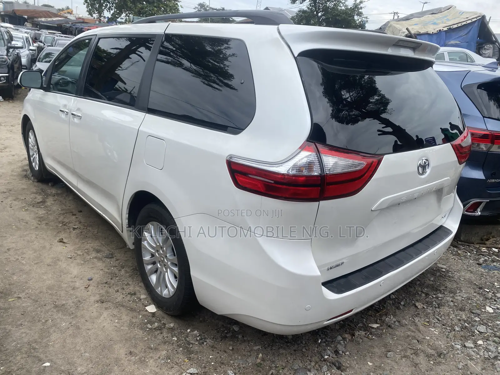 Toyota Sienna XLE 8 Passenger (3.5L 6cyl 6A) 2016 White