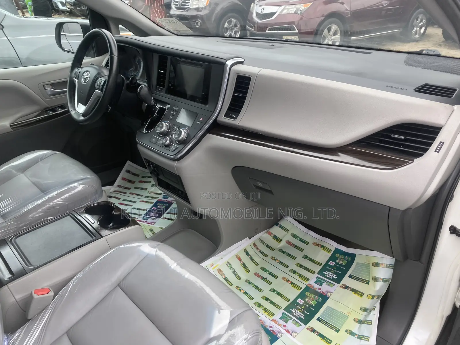 Toyota Sienna XLE 8 Passenger (3.5L 6cyl 6A) 2016 White