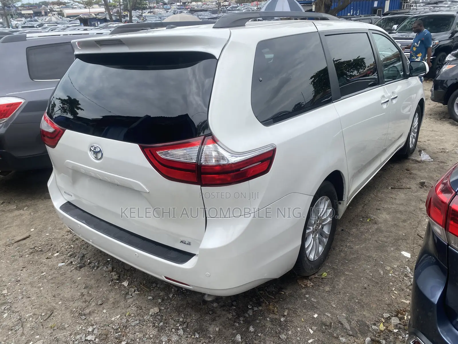 Toyota Sienna XLE 8 Passenger (3.5L 6cyl 6A) 2016 White