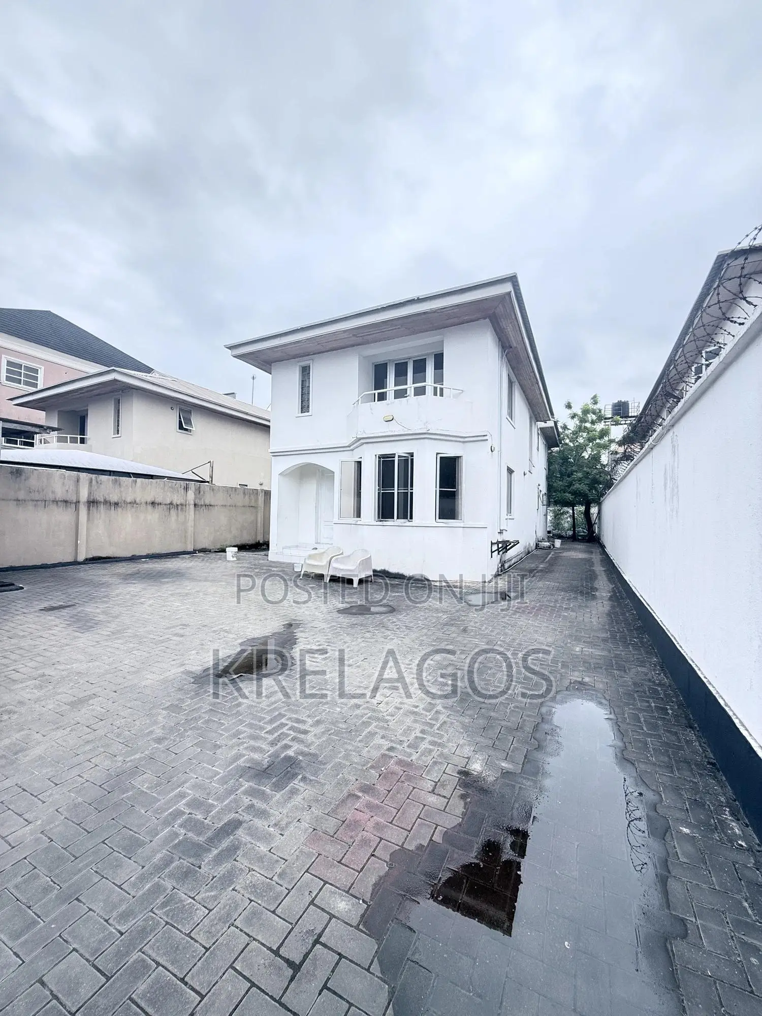 4bdrm Duplex in Lekki Phase 1 for rent