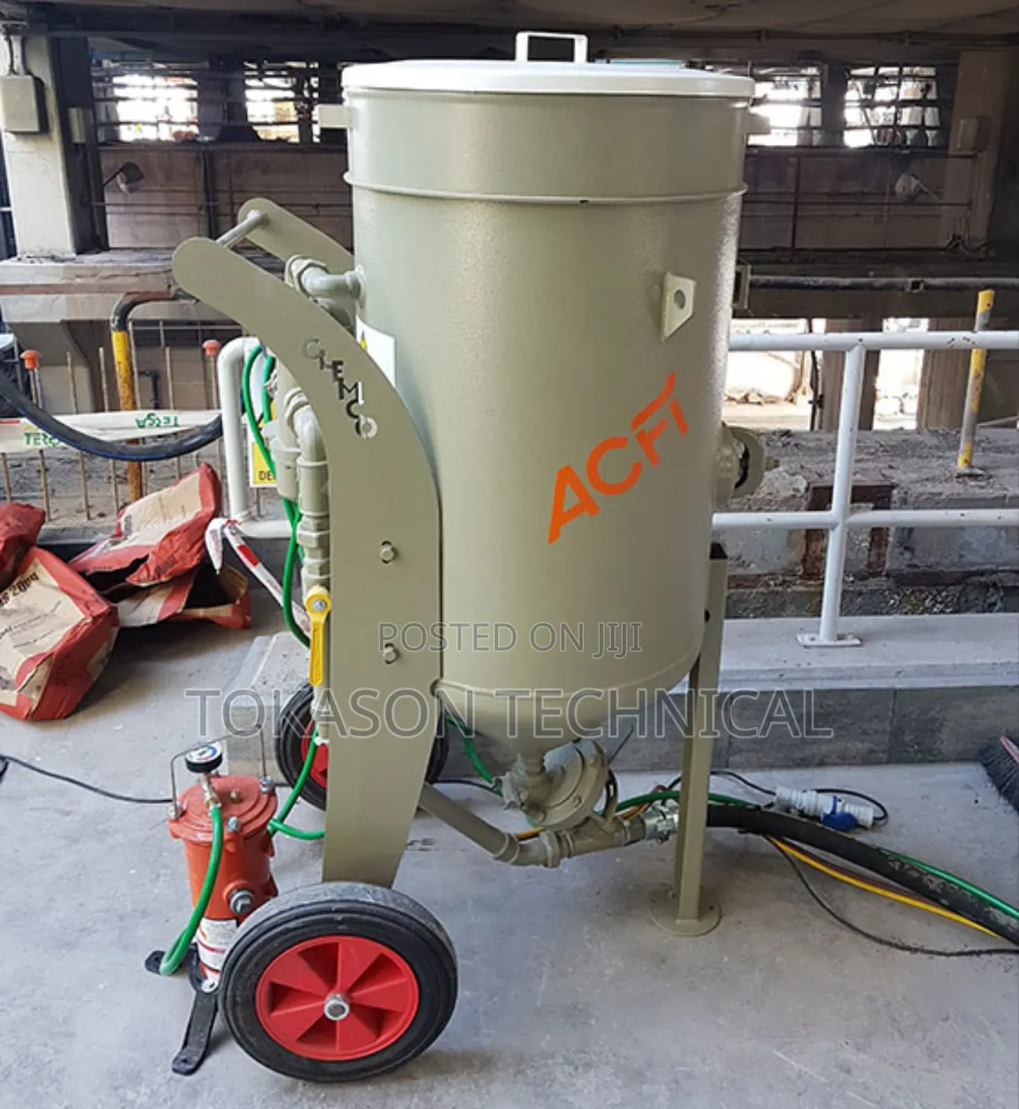 Clemco SCWB-2452 System 7 Sandblasting Pots or Machines.