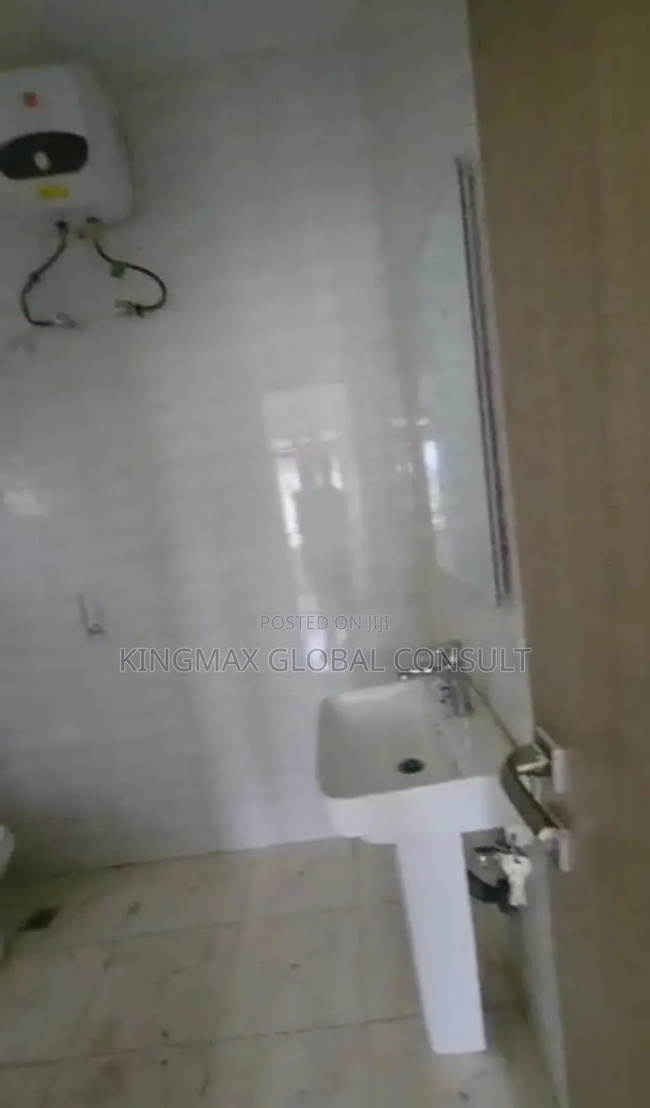 5bdrm Duplex in Guzape District for sale