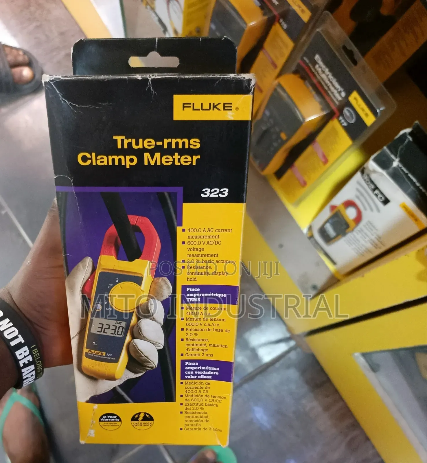 Fluke 323 True-RMS Clamp Meter.