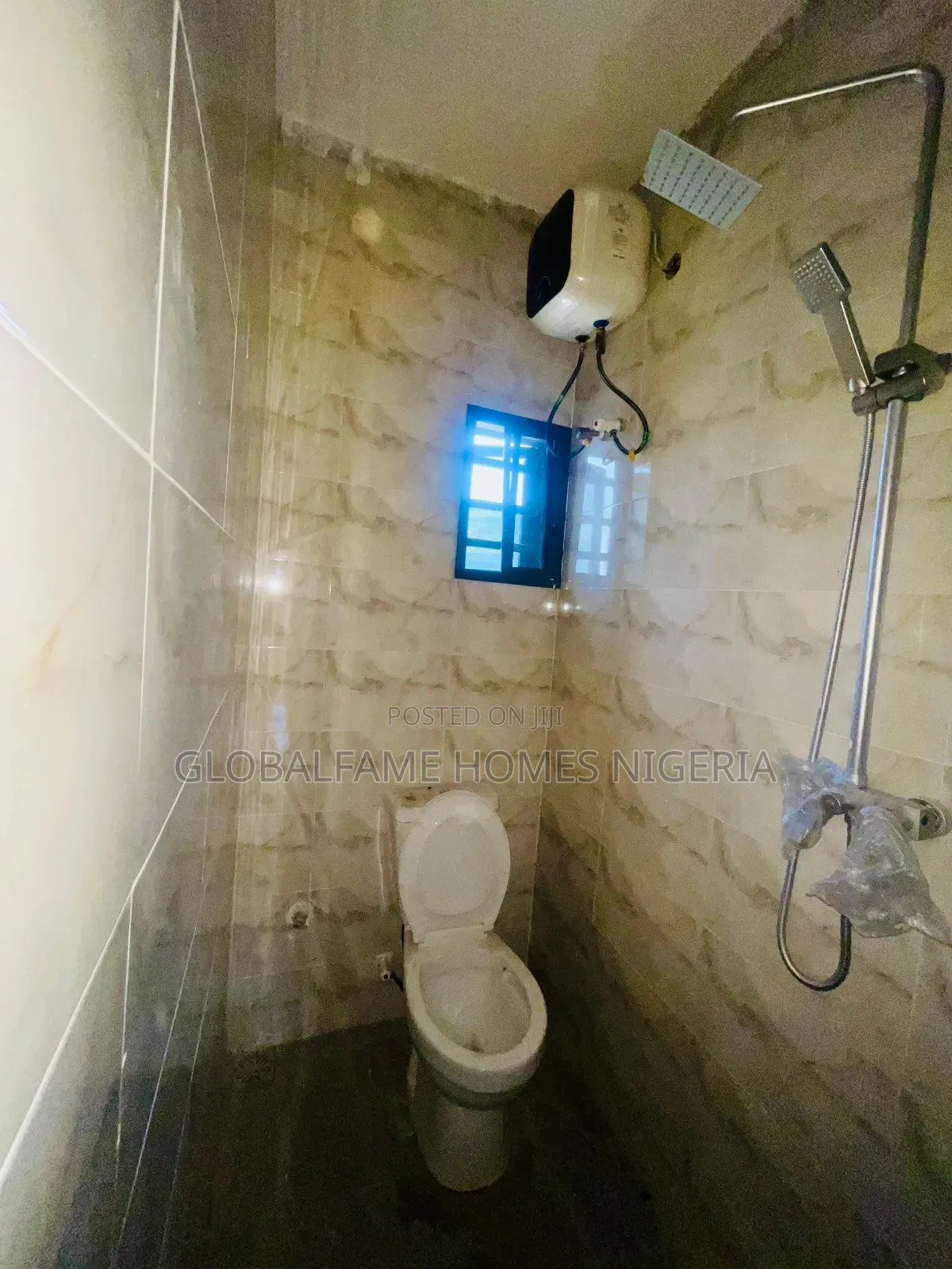 1bdrm Block of Flats in Lakowe Ibeju Lekki for rent