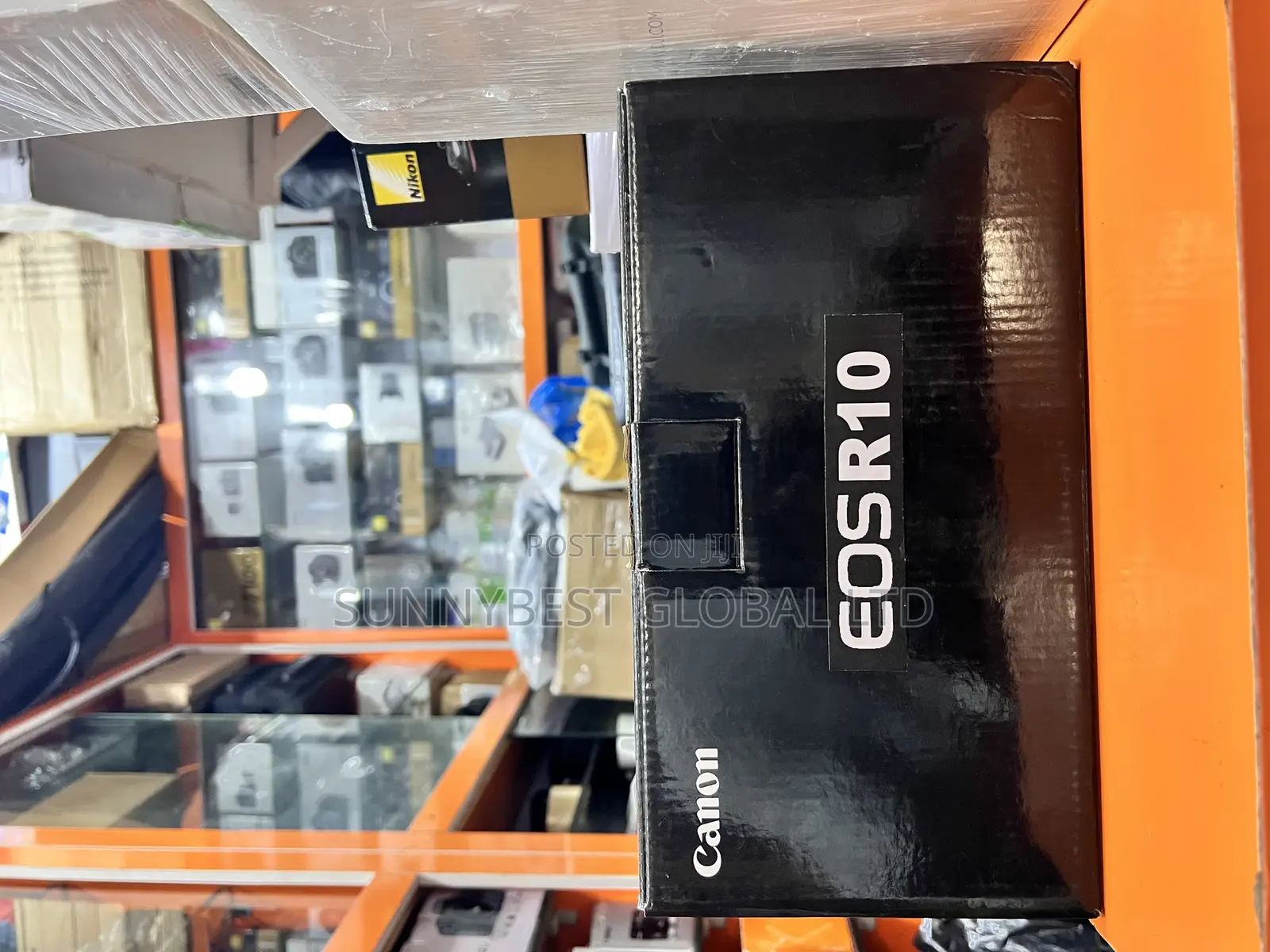 Canon Eos R10