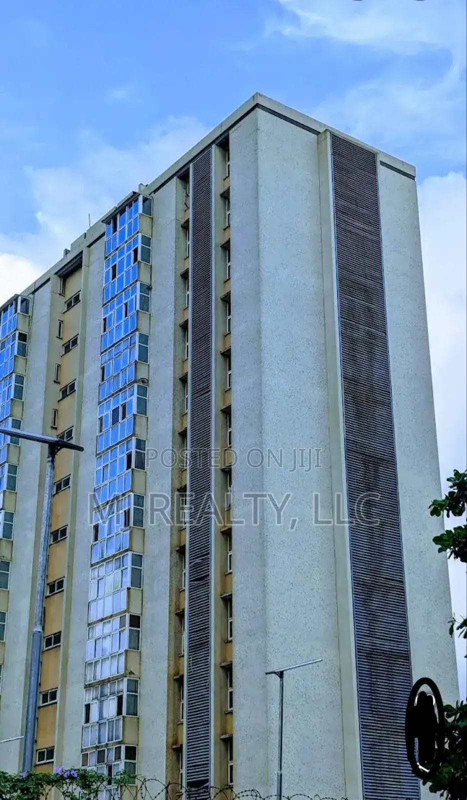 2bdrm Block of Flats in Eric Moore Towers for sale