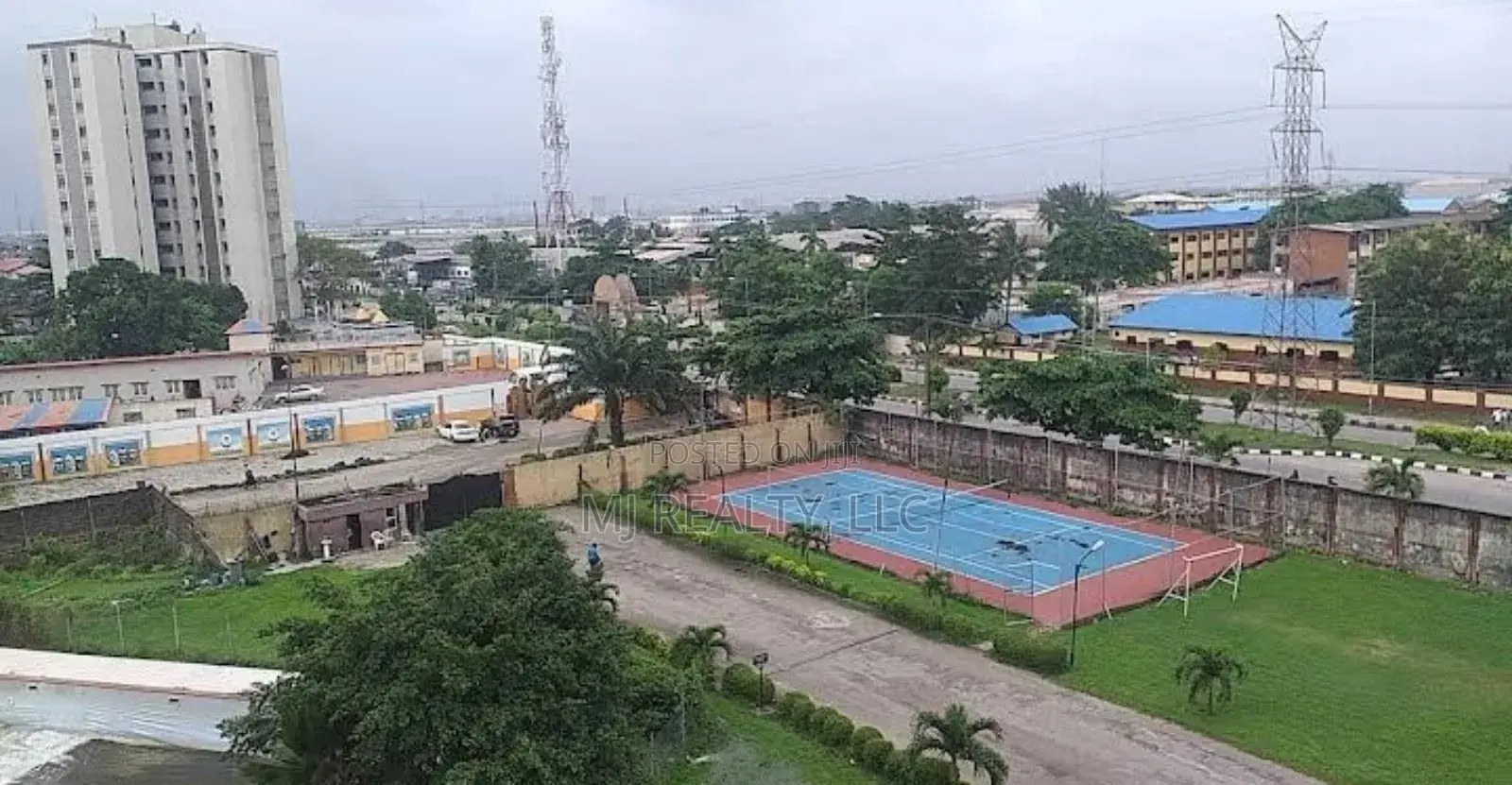 2bdrm Block of Flats in Eric Moore Towers for sale