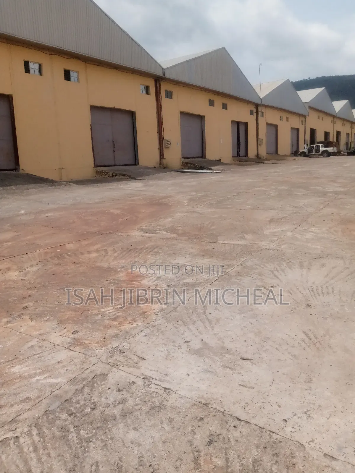 Standard Concrete Warehouse for Rent