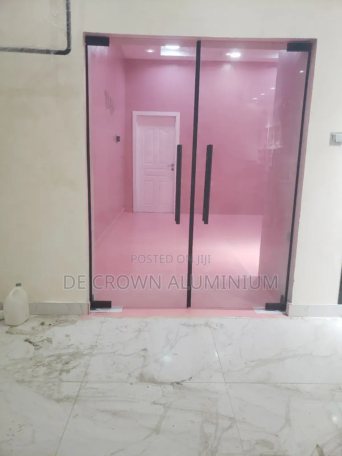 Make Your Space Look Expensive! 10mm Glass Ante Room Door – Clean