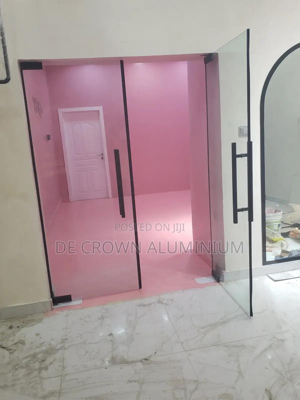 Make Your Space Look Expensive! 10mm Glass Ante Room Door – Clean