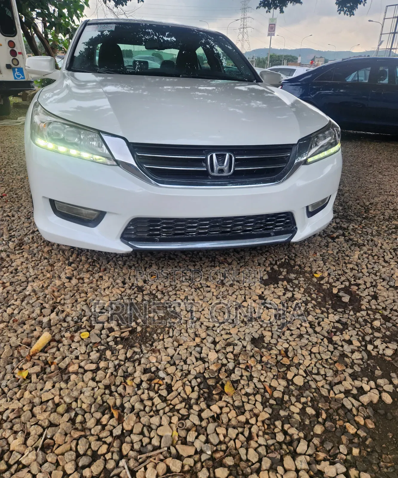 Honda Accord Touring V-6 4dr Sedan (3.5L 6cyl 6A) 2015 White