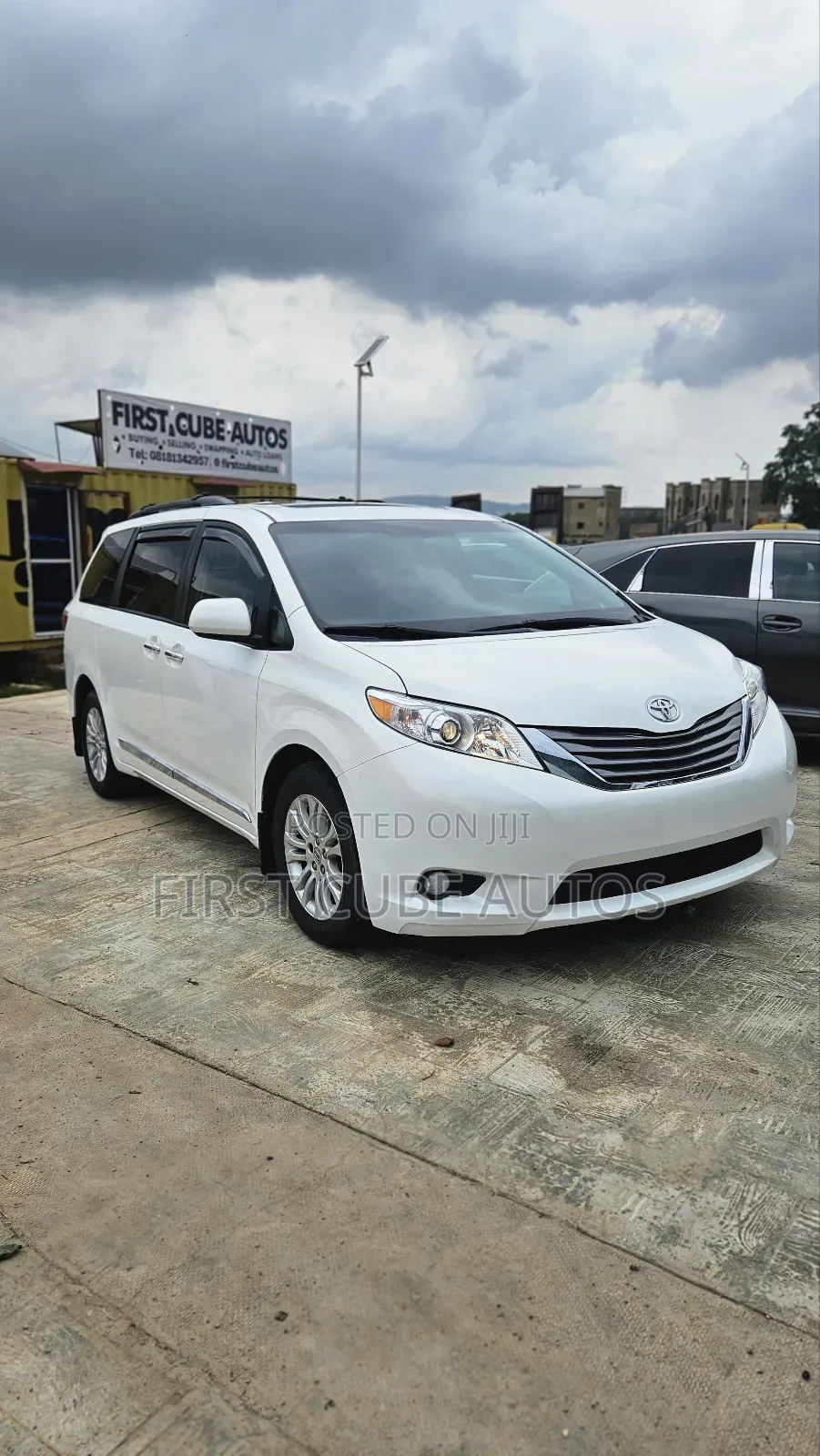 Toyota Sienna Limited 7-Passenger 4dr Minivan AWD (3.5L 6cyl 6A) 2015