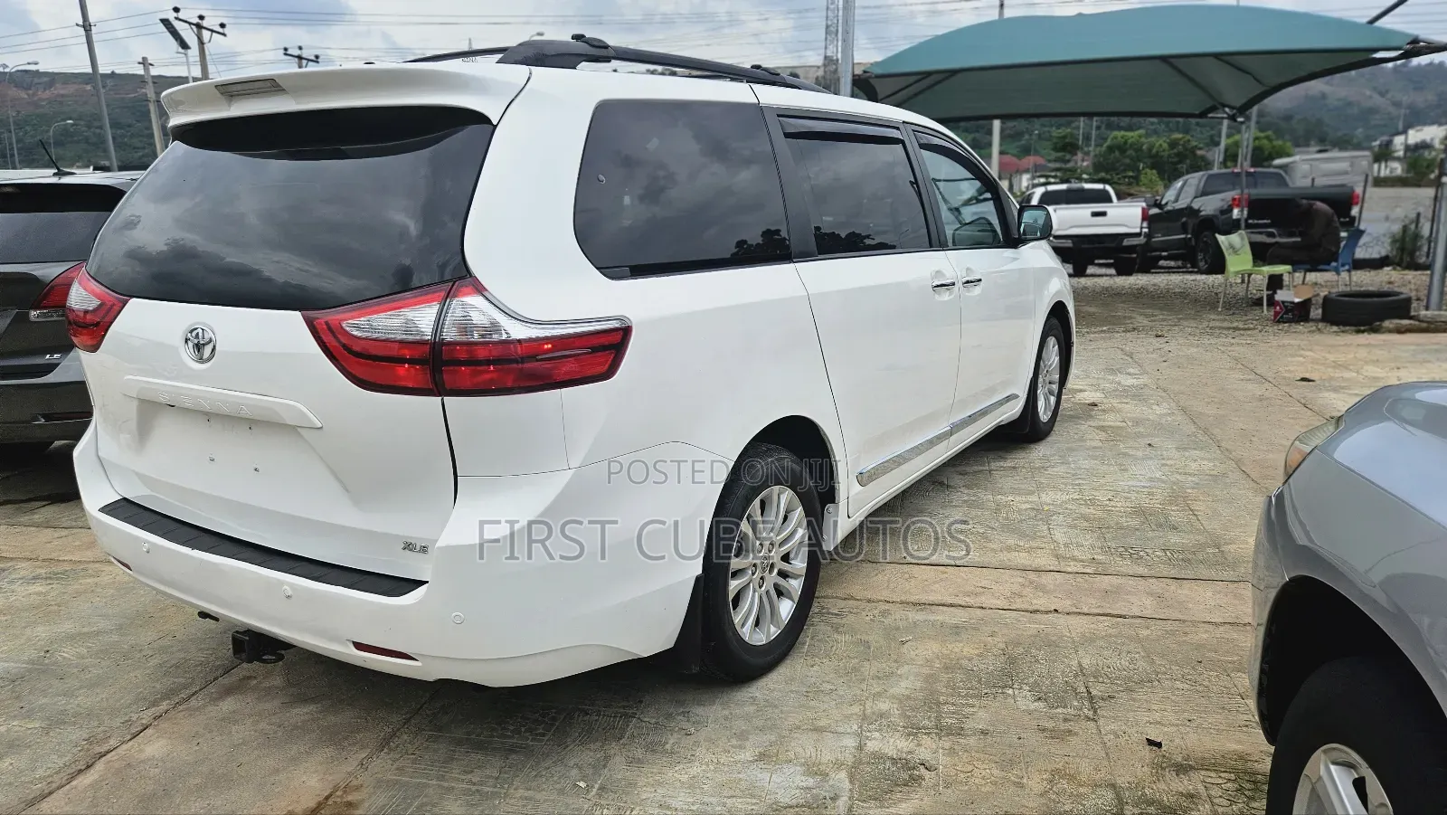 Toyota Sienna Limited 7-Passenger 4dr Minivan AWD (3.5L 6cyl 6A) 2015