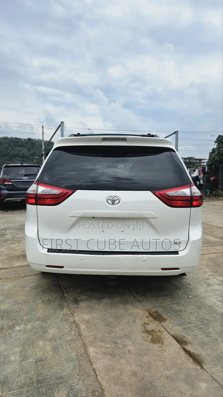 Toyota Sienna Limited 7-Passenger 4dr Minivan AWD (3.5L 6cyl 6A) 2015