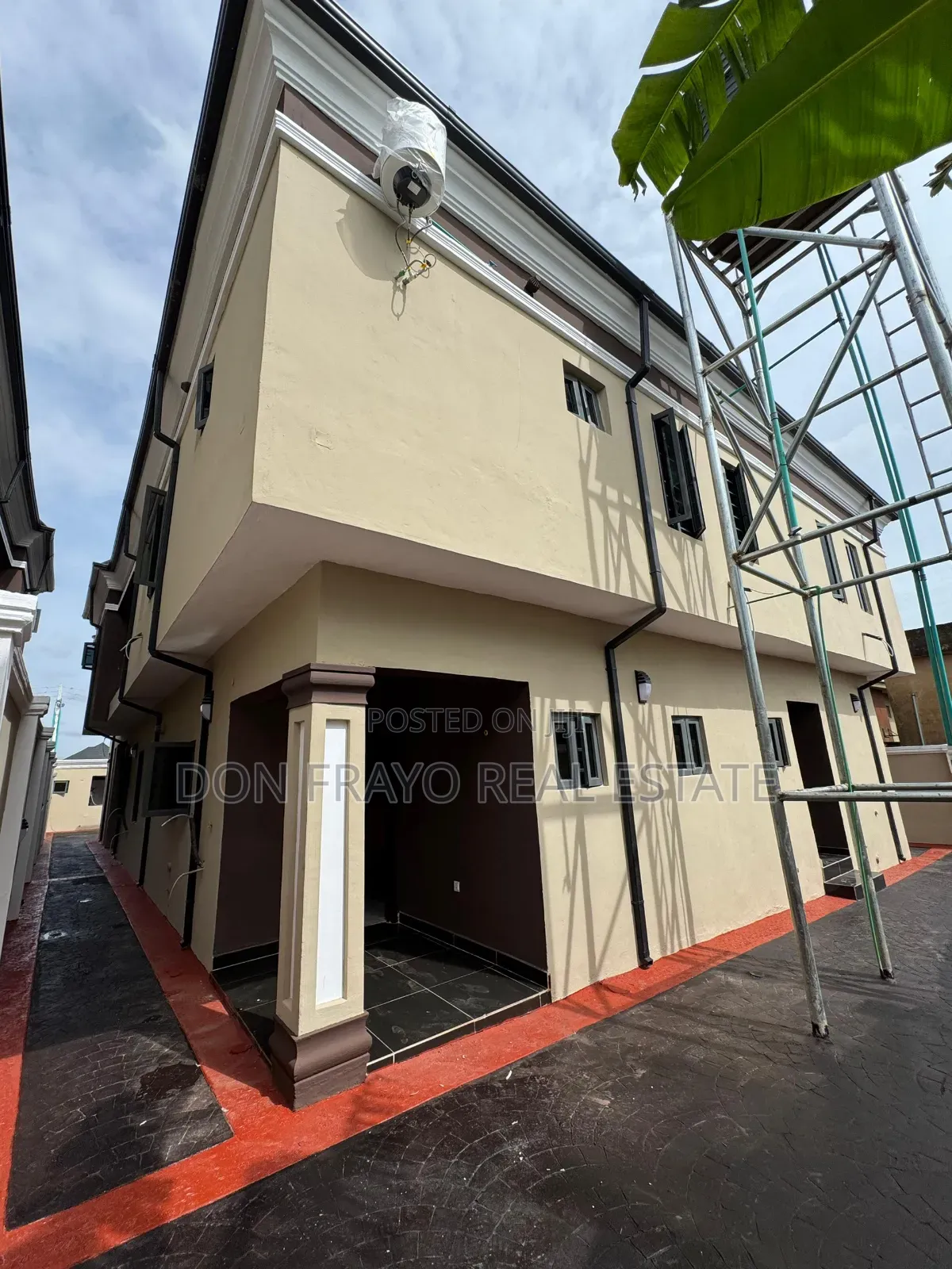 4bdrm Duplex in Oluyole Estate for sale