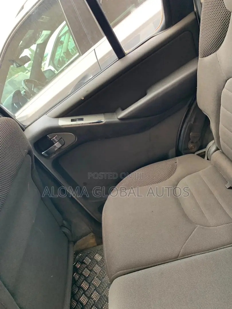 Nissan Pathfinder 2007 Silver