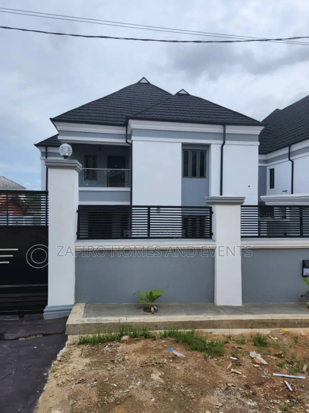 5bdrm Duplex in Larry Estate Oluyole for sale