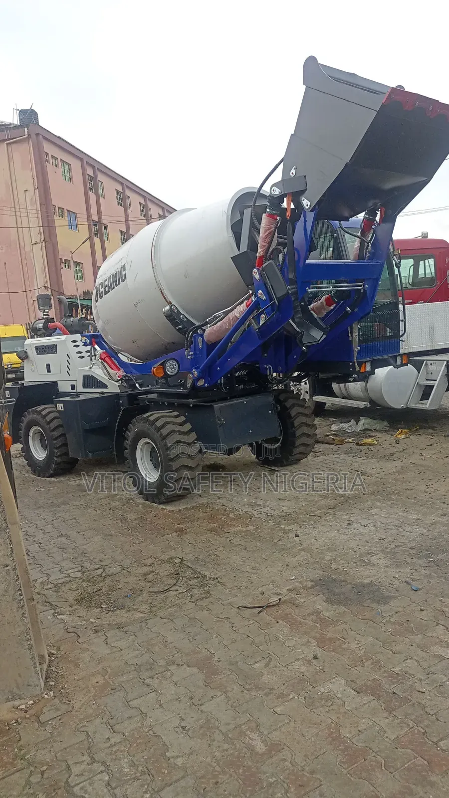 Oceanic 3.5 Cubic Mobile Selfload Concrete Mixer Truck