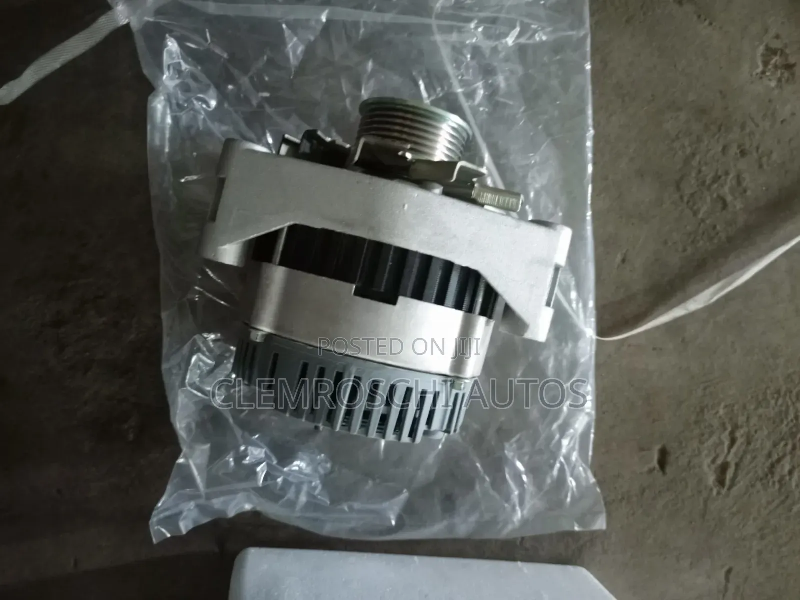 High Quality Certified Complete New Alternator Sinotruck Howo 371.