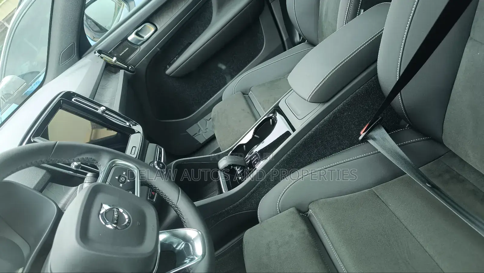 New Volvo XC40 2025