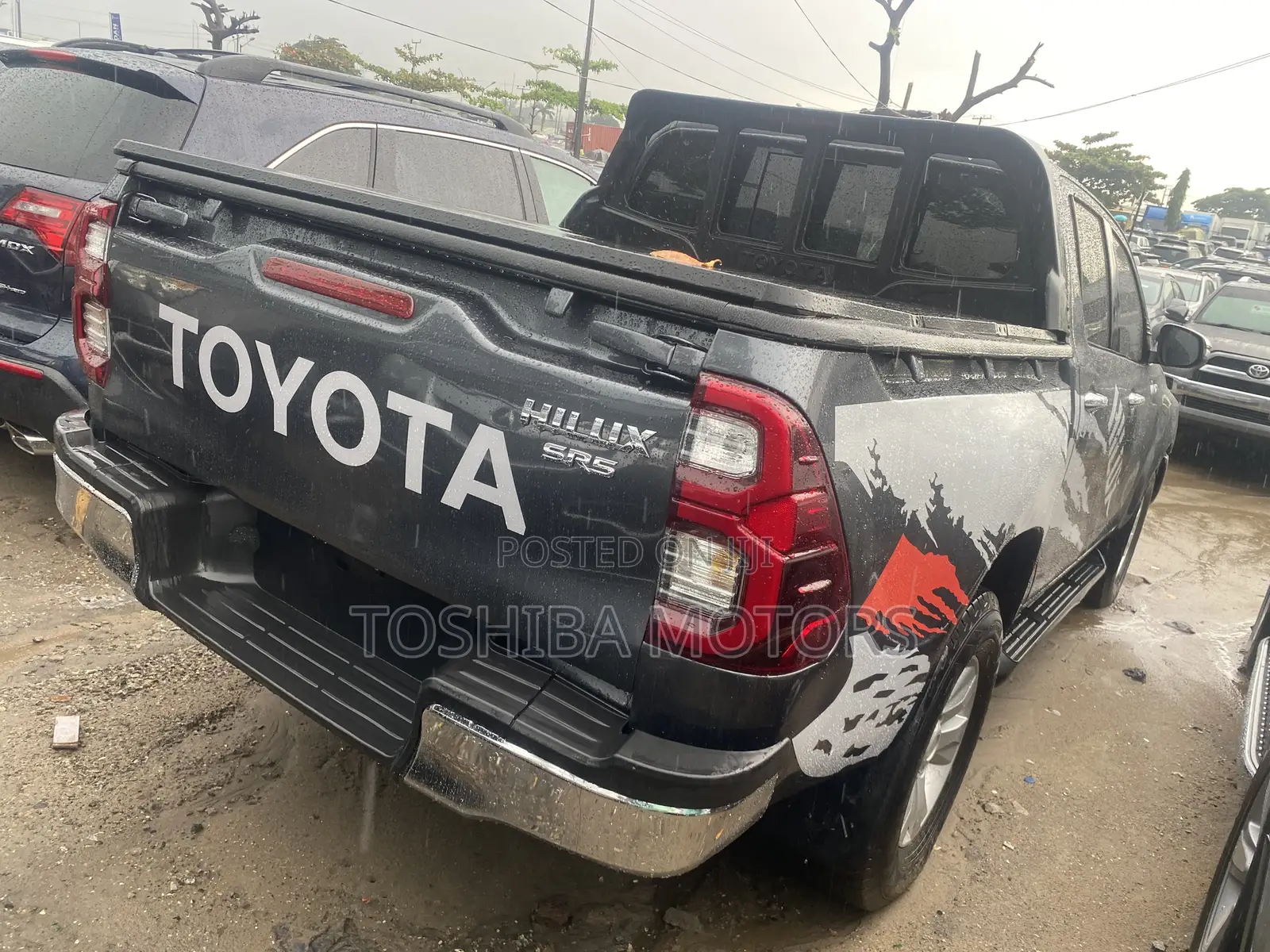 Toyota Hilux 2020 Gray