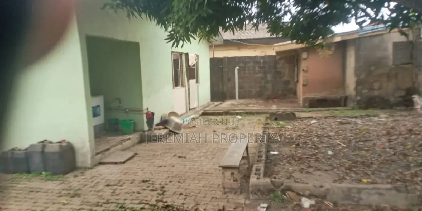 3bdrm Bungalow in Balogun Iju Ishaga for sale