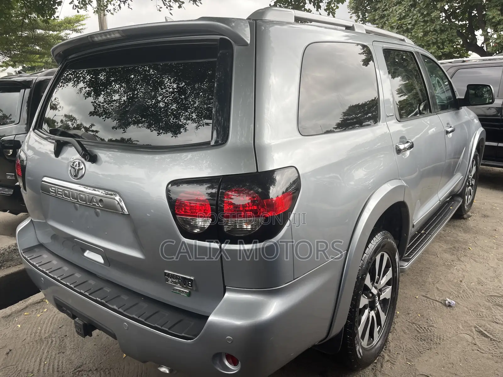 Toyota Sequoia 2015 Silver
