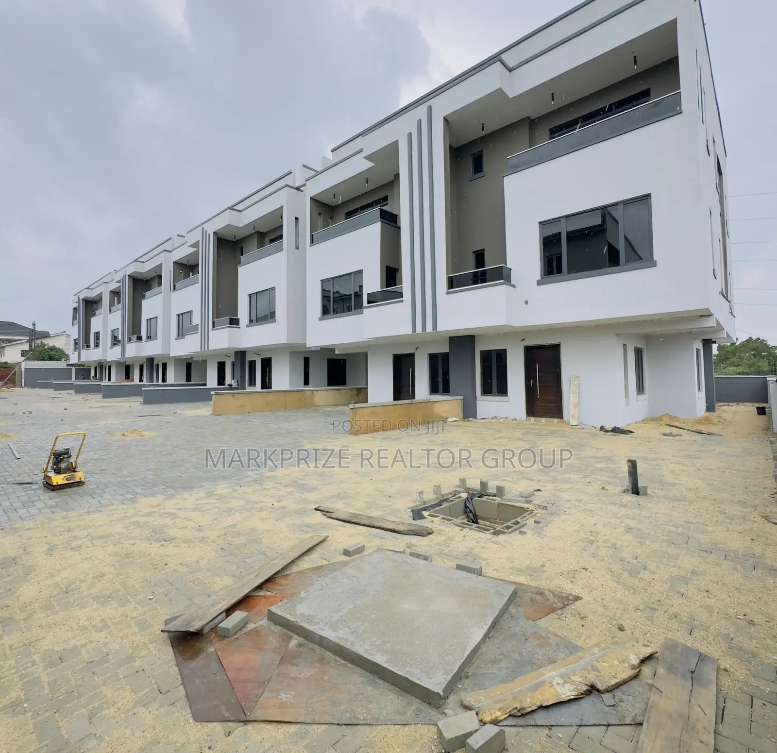 4bdrm Duplex in Ogudu Gra 1 Lagos for sale