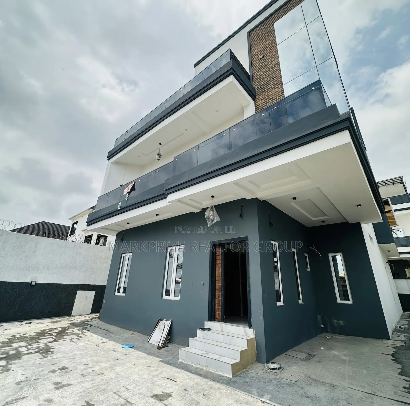 5bdrm Duplex in Magodo Phase 2 Lagos for sale