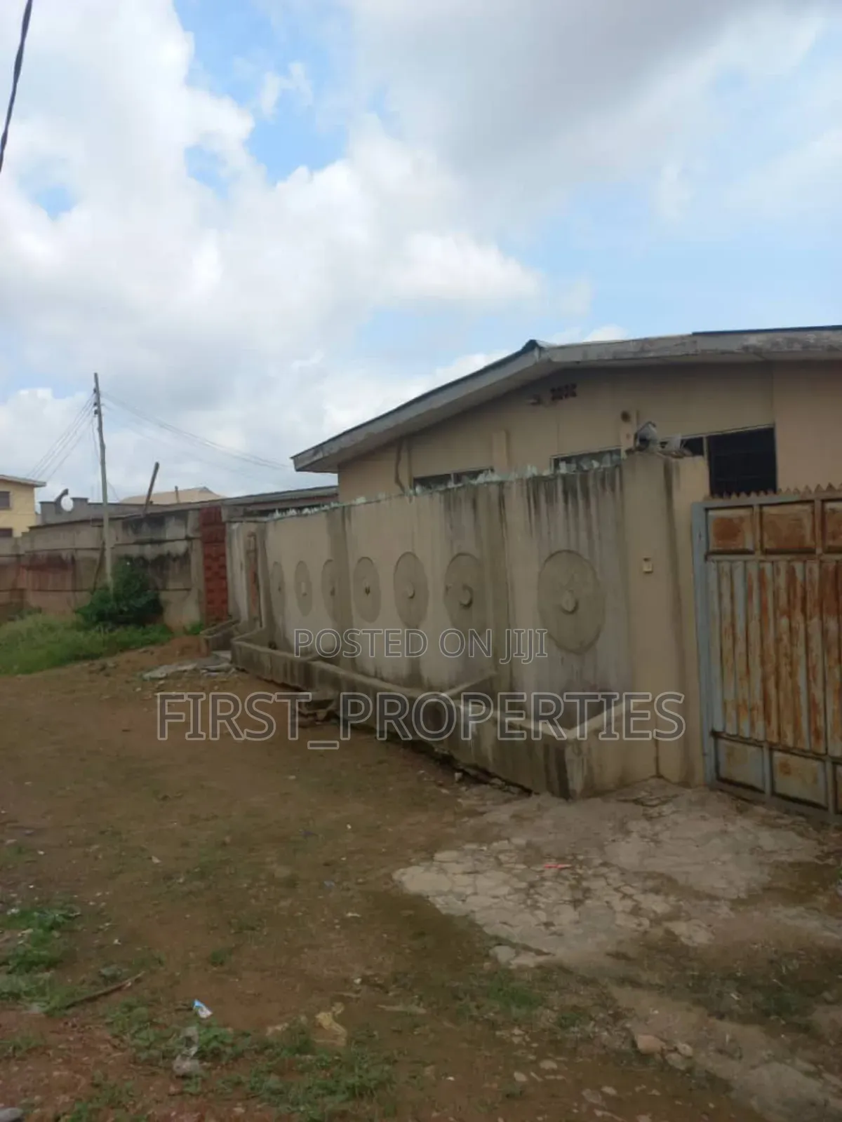 6bdrm Bungalow in Alarere Area, Iwo Road for sale