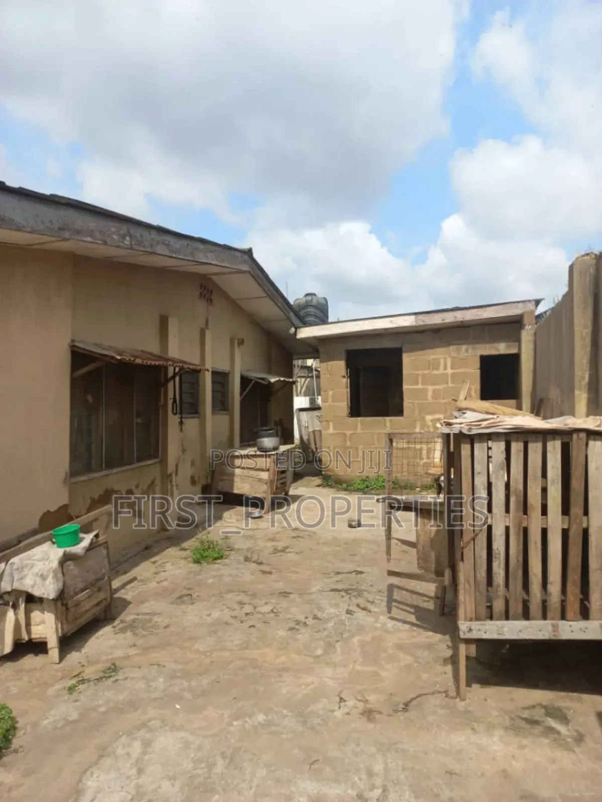 6bdrm Bungalow in Alarere Area, Iwo Road for sale