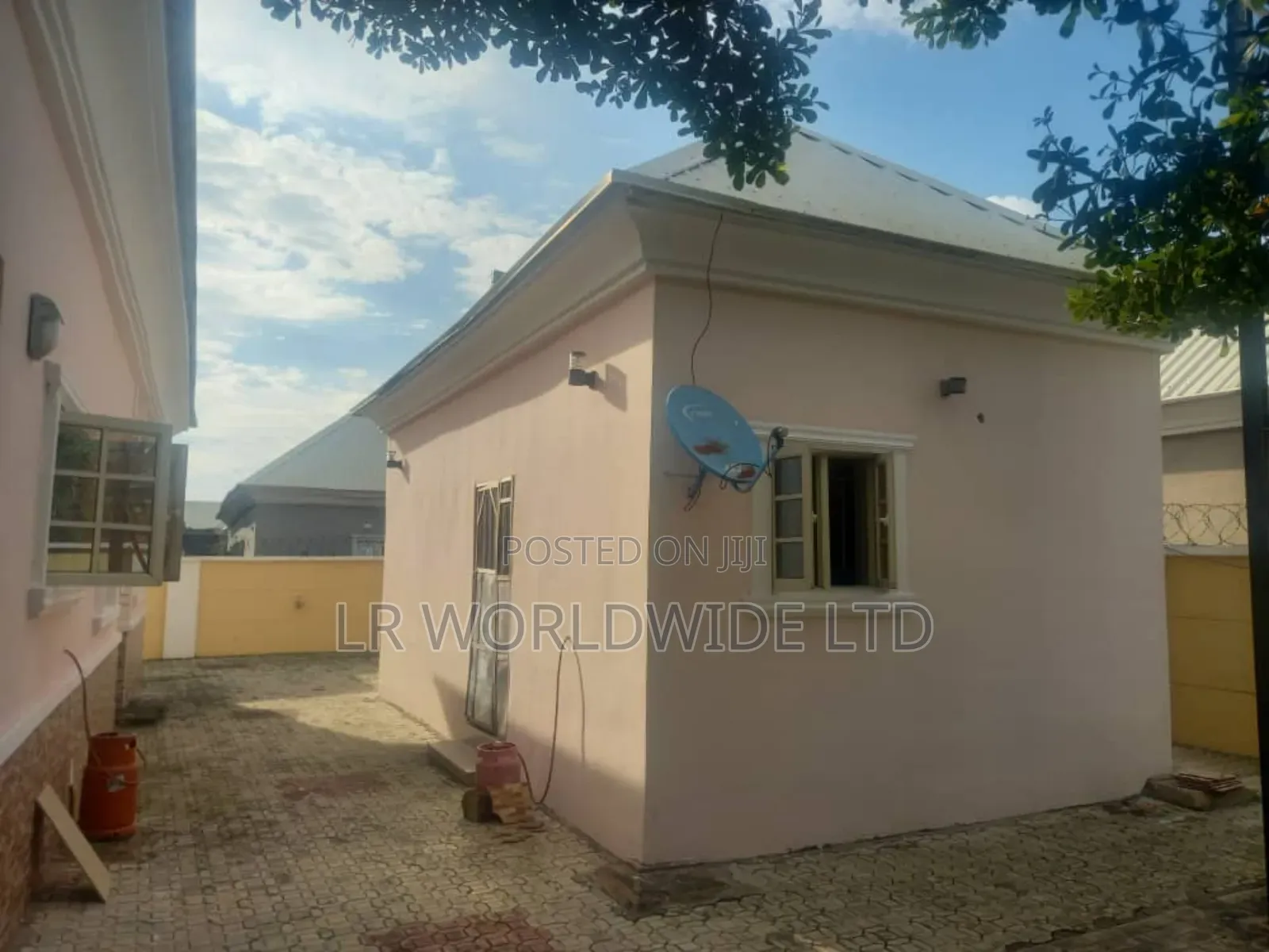 3bdrm Bungalow in Lugbe District for sale