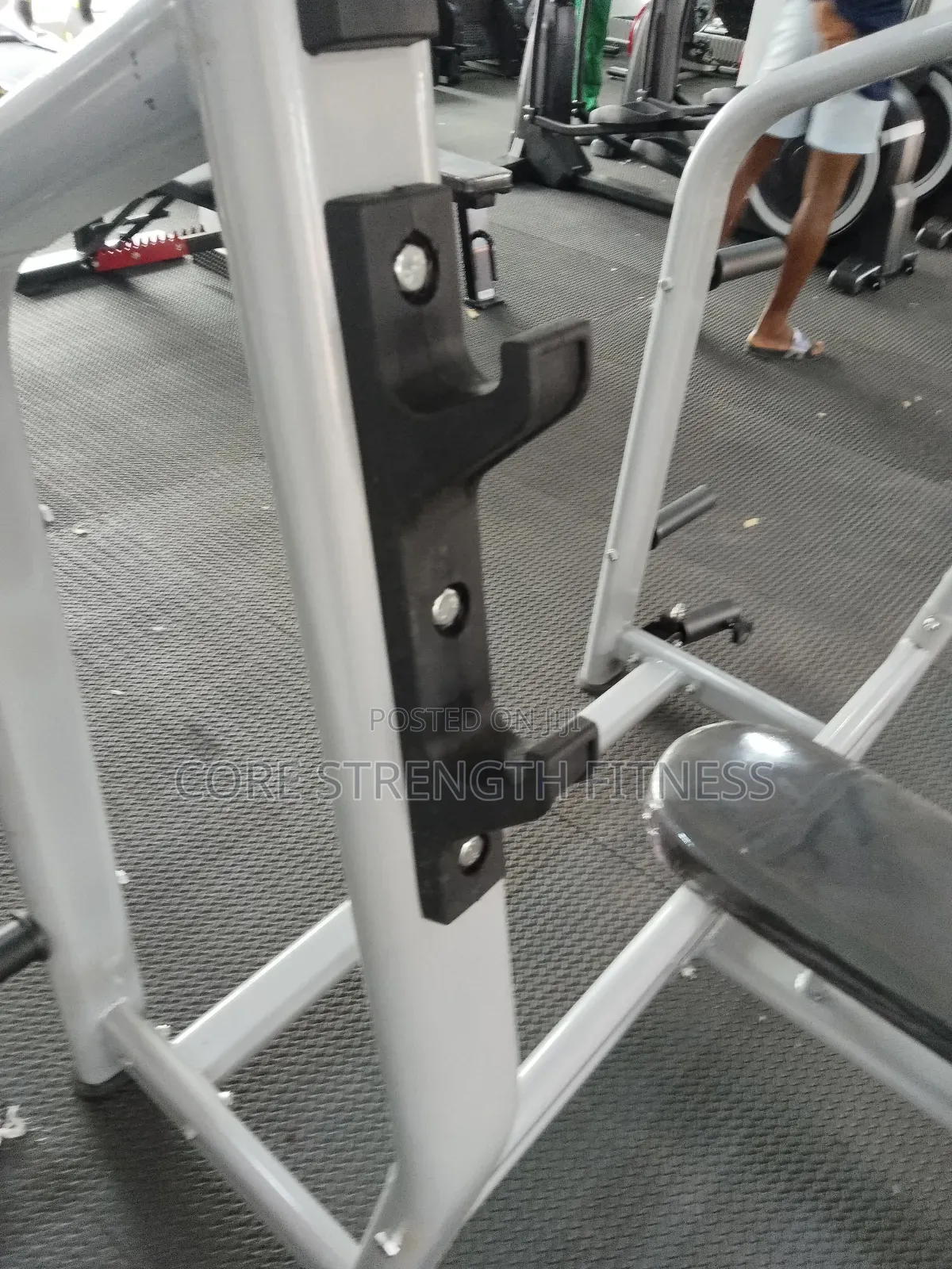 Commercial Weight Lifting Bench With Barbell Storage and T-Bar Row